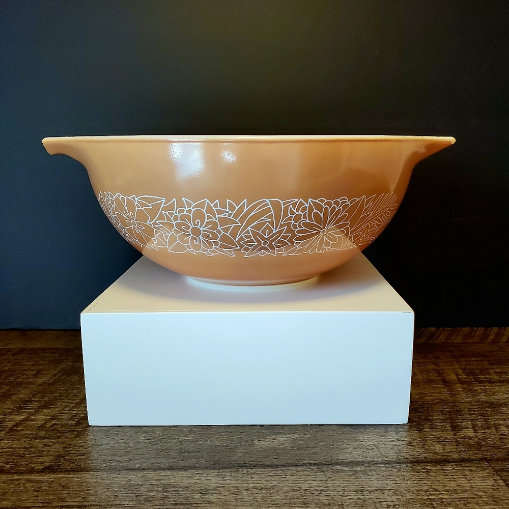 Pyrex Woodland 443 Cinderella Mixing Bowl Vintage 2.5 Liters
